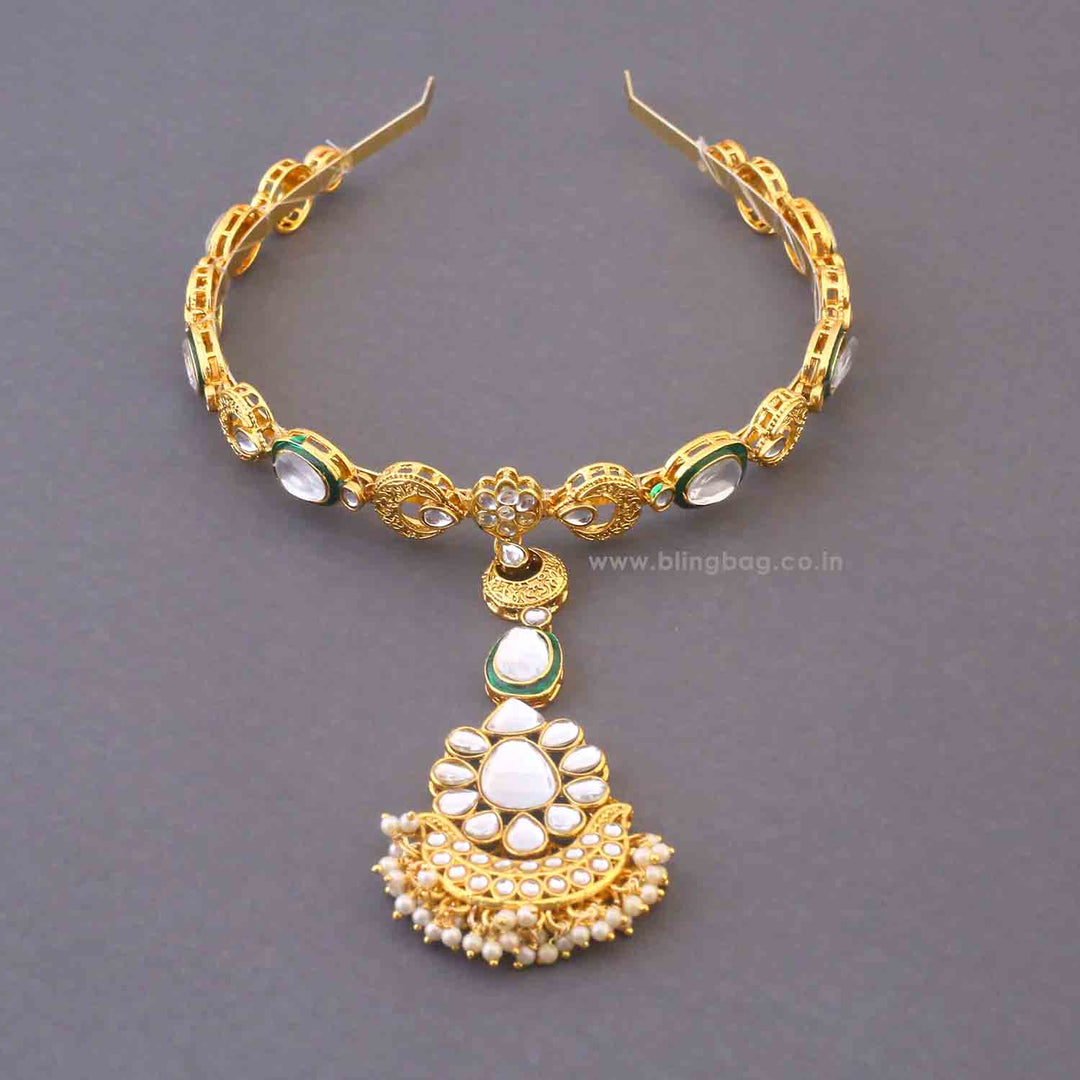 Golden Veerangi Hairband With Tikka