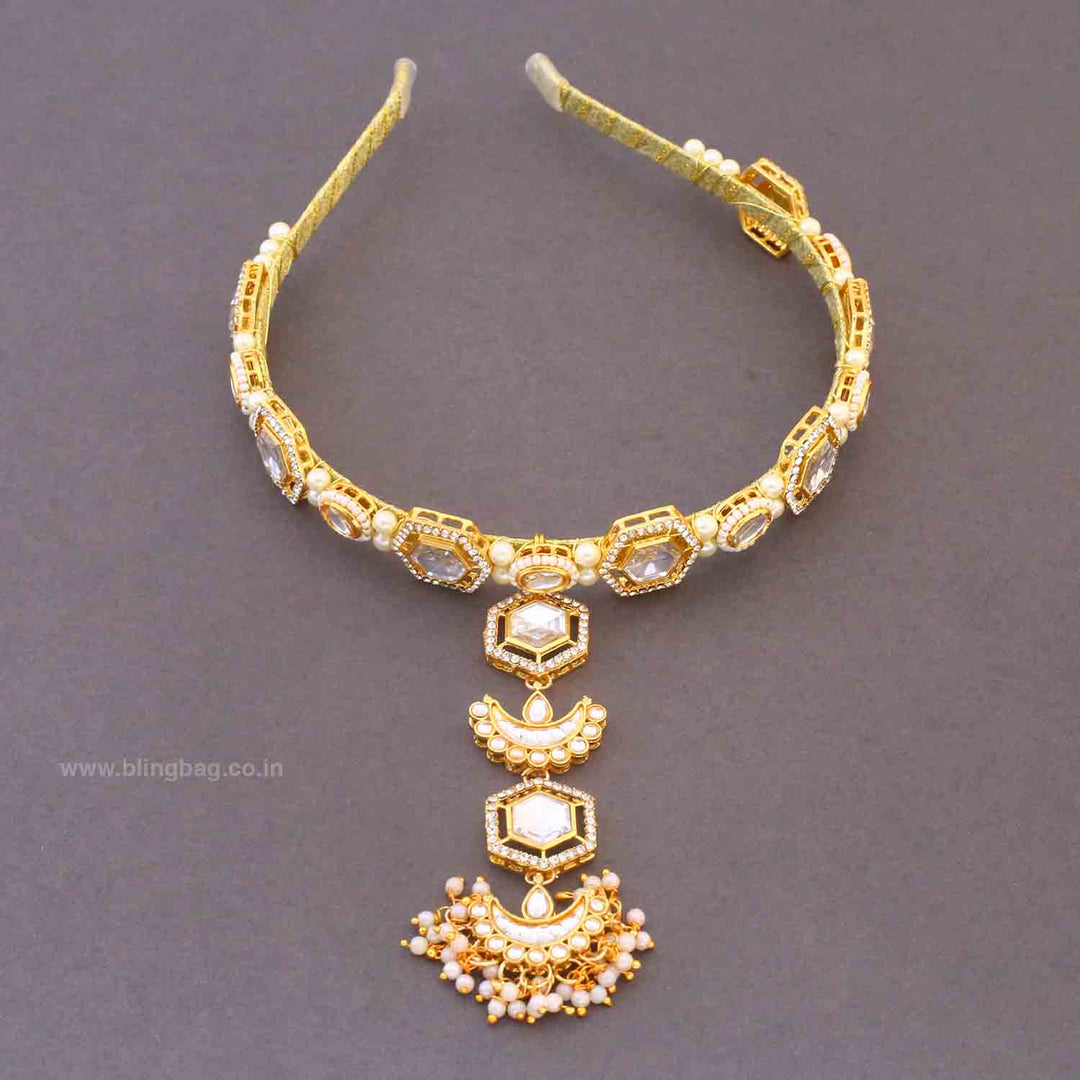 Golden Vineeta Hairband With Tikka