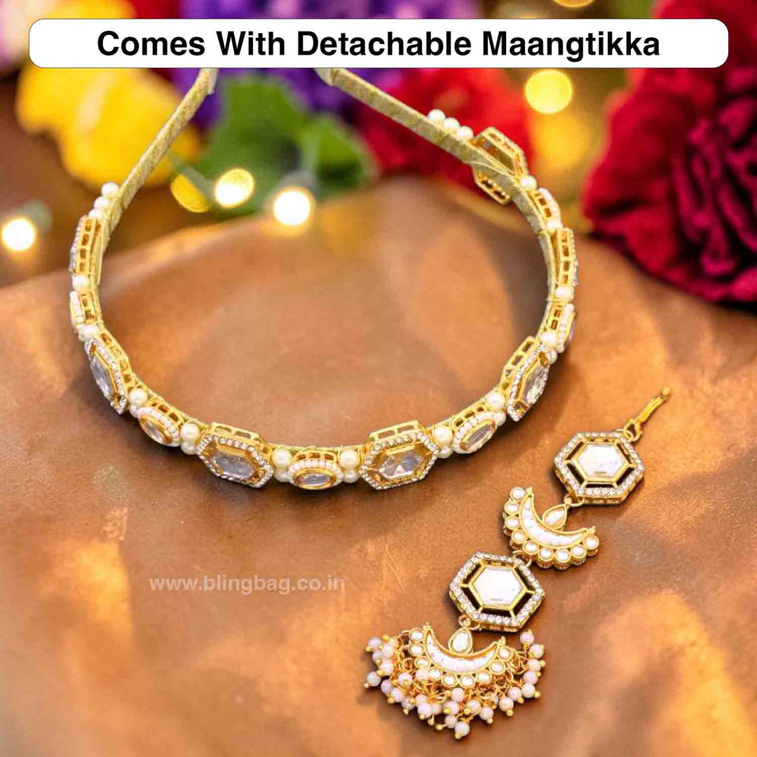 Golden Vineeta Hairband With Tikka