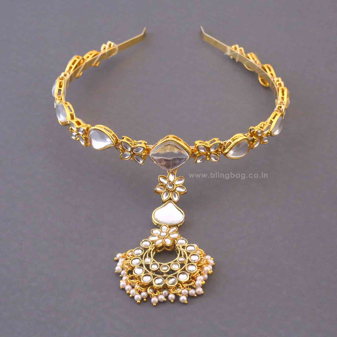 Golden Vishalini Hairband With Tikka