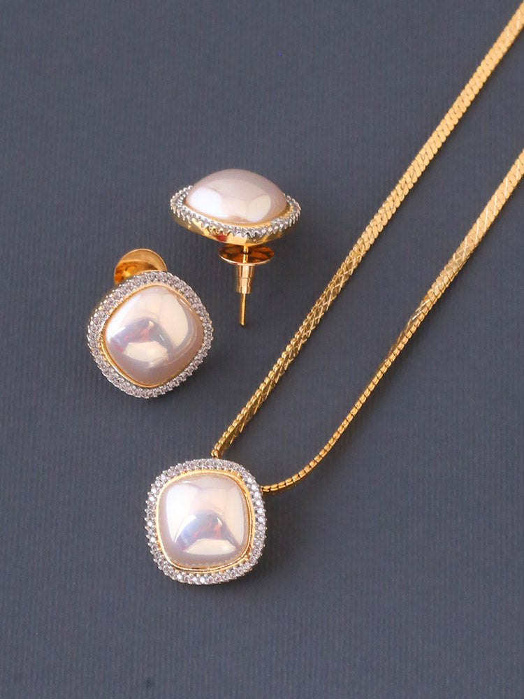 Golden Vivent Pendant Set