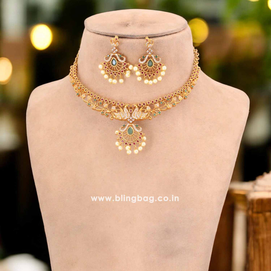 Golden Vyanjana Hasli Antique Jewellery Set - New Arrival