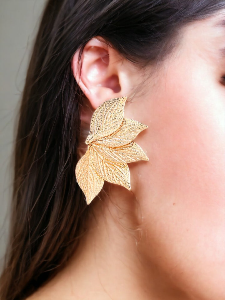 Golden Wonder Studs