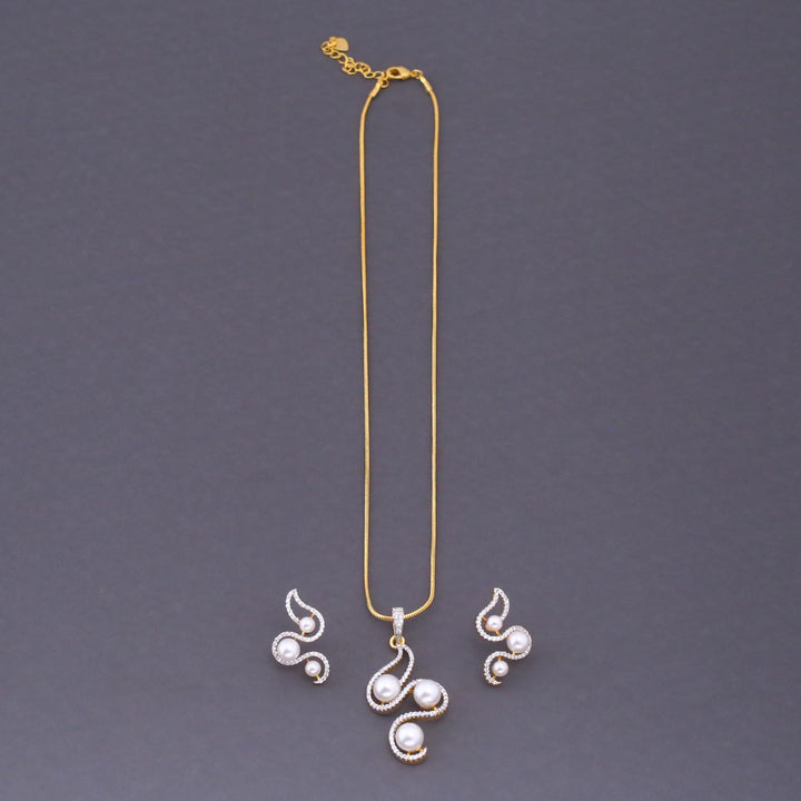 Golden Wynter Zirconia Pendant Set