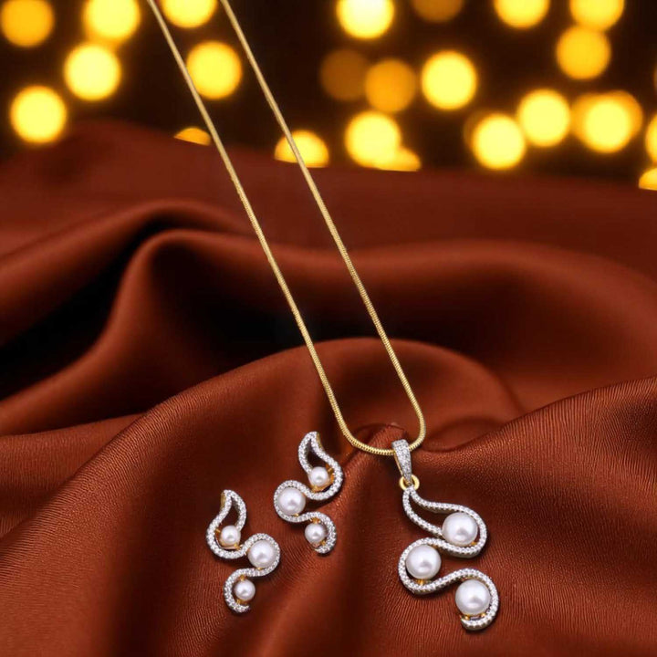 Golden Wynter Zirconia Pendant Set