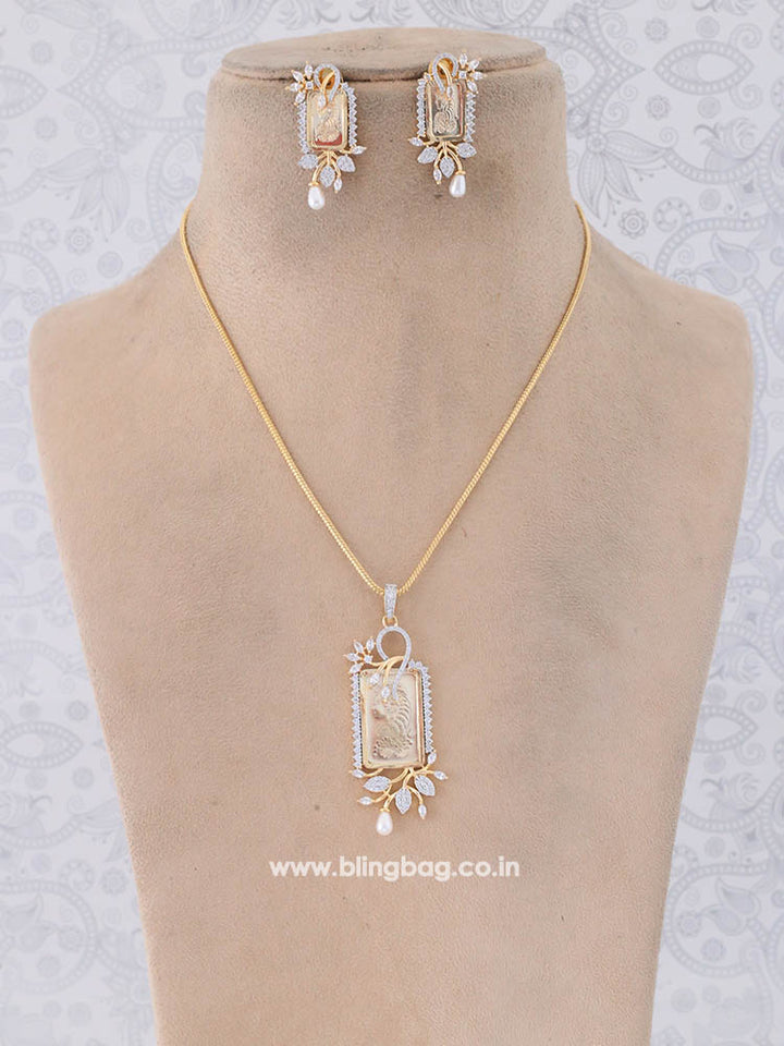 Golden Ximena Pendant Set