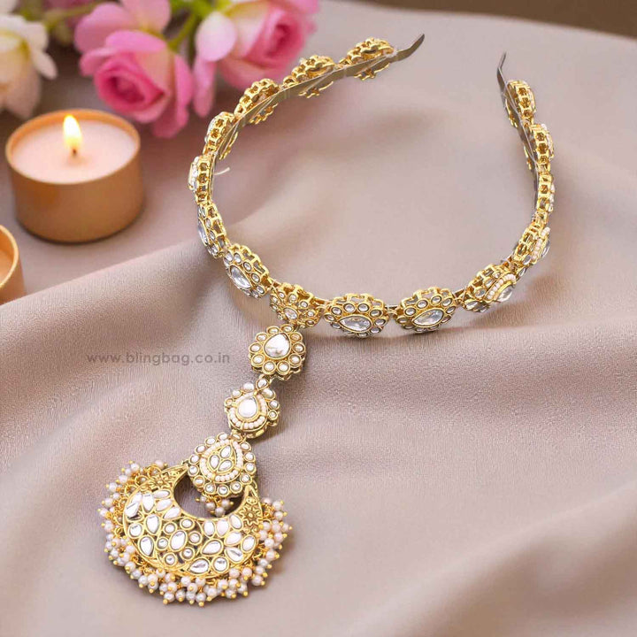 Golden Yojana Hairband With Tikka