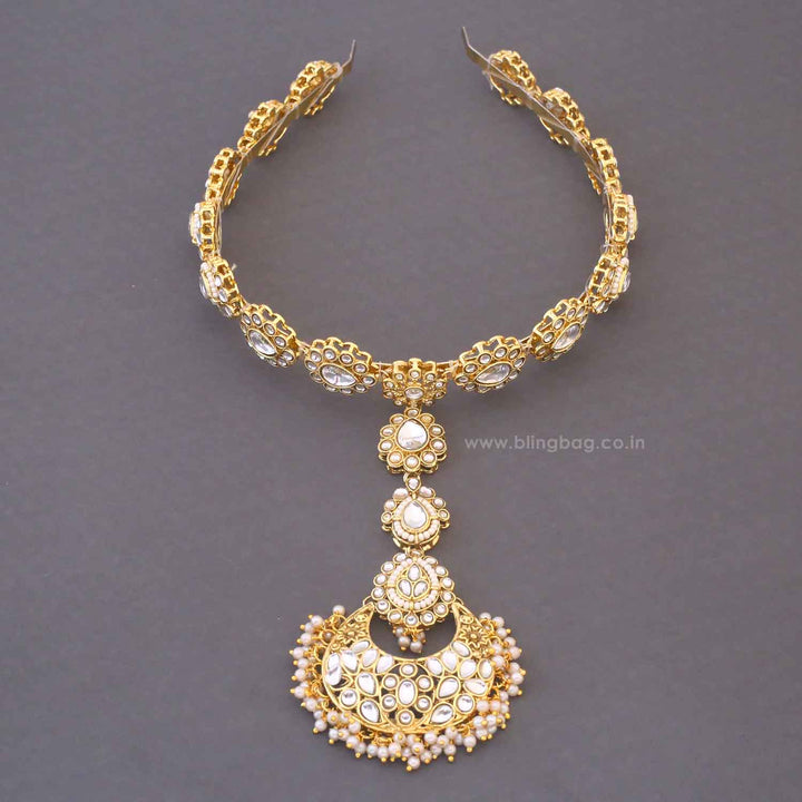 Golden Yojana Hairband With Tikka