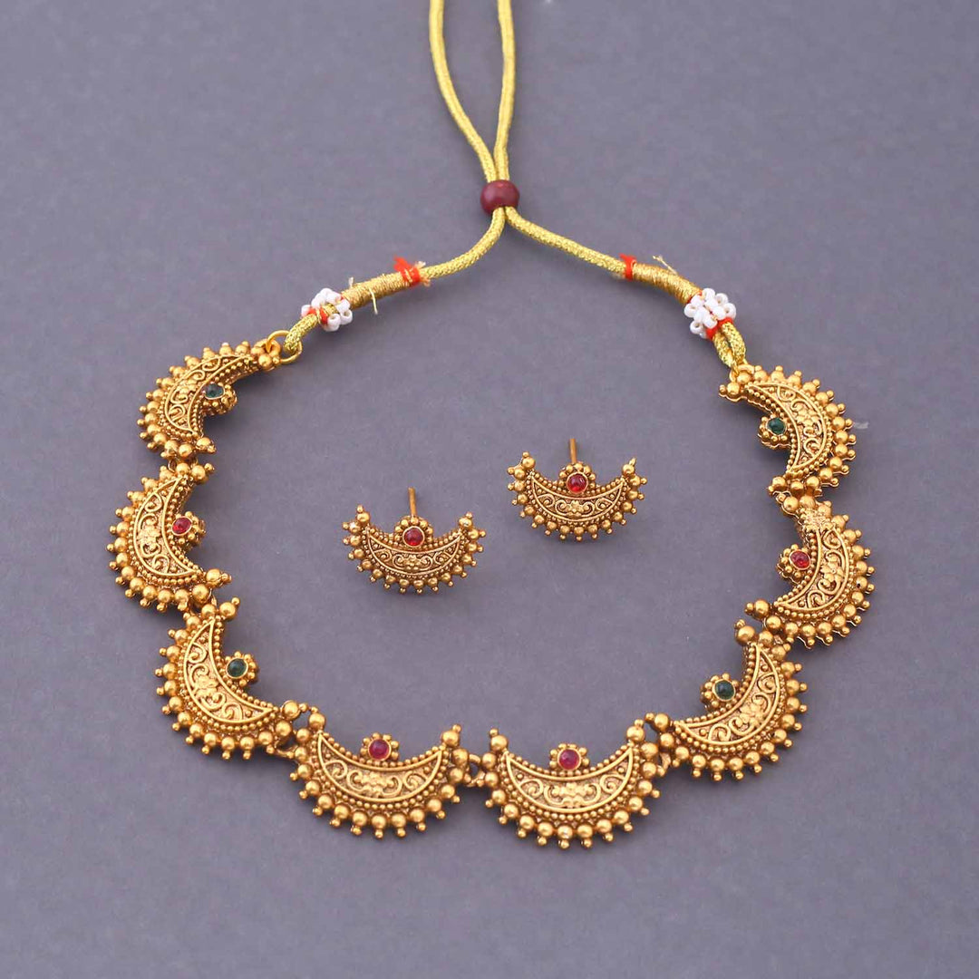 Golden Zarnish Antique Jewellery Set - New Arrival