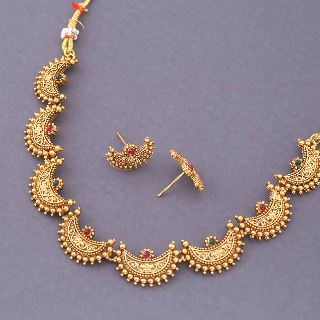 Golden Zarnish Antique Jewellery Set - New Arrival