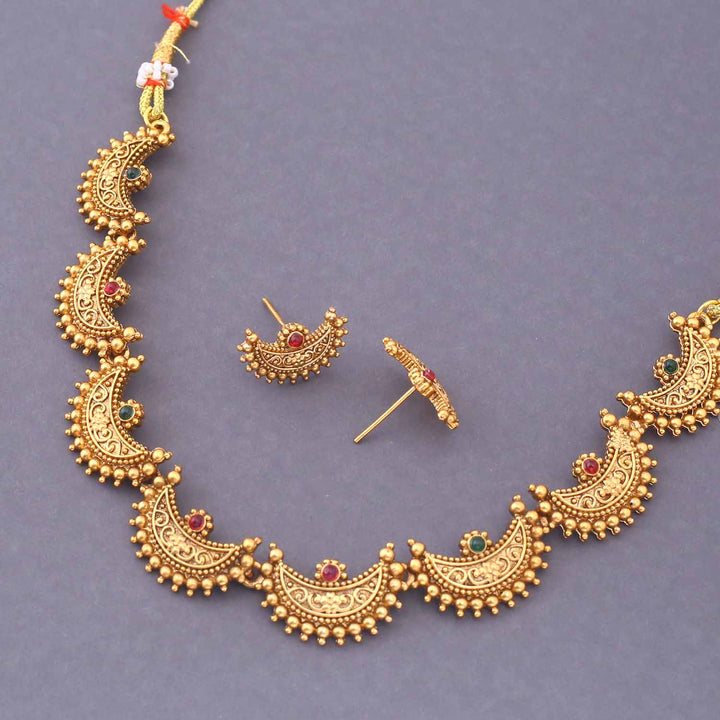 Golden Zarnish Antique Jewellery Set - New Arrival