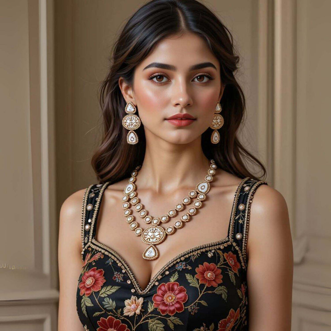 Golden Shrina Kundan Jewellery Set