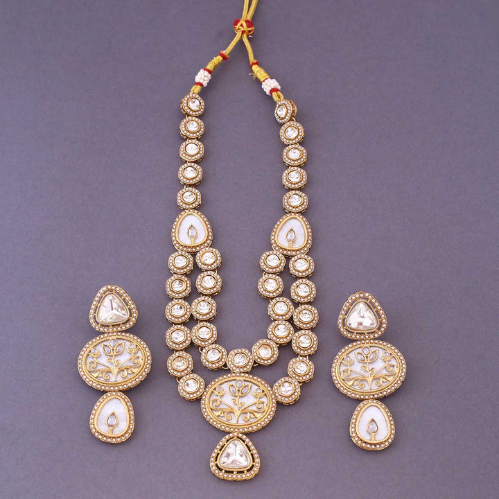 Golden Shrina Kundan Jewellery Set