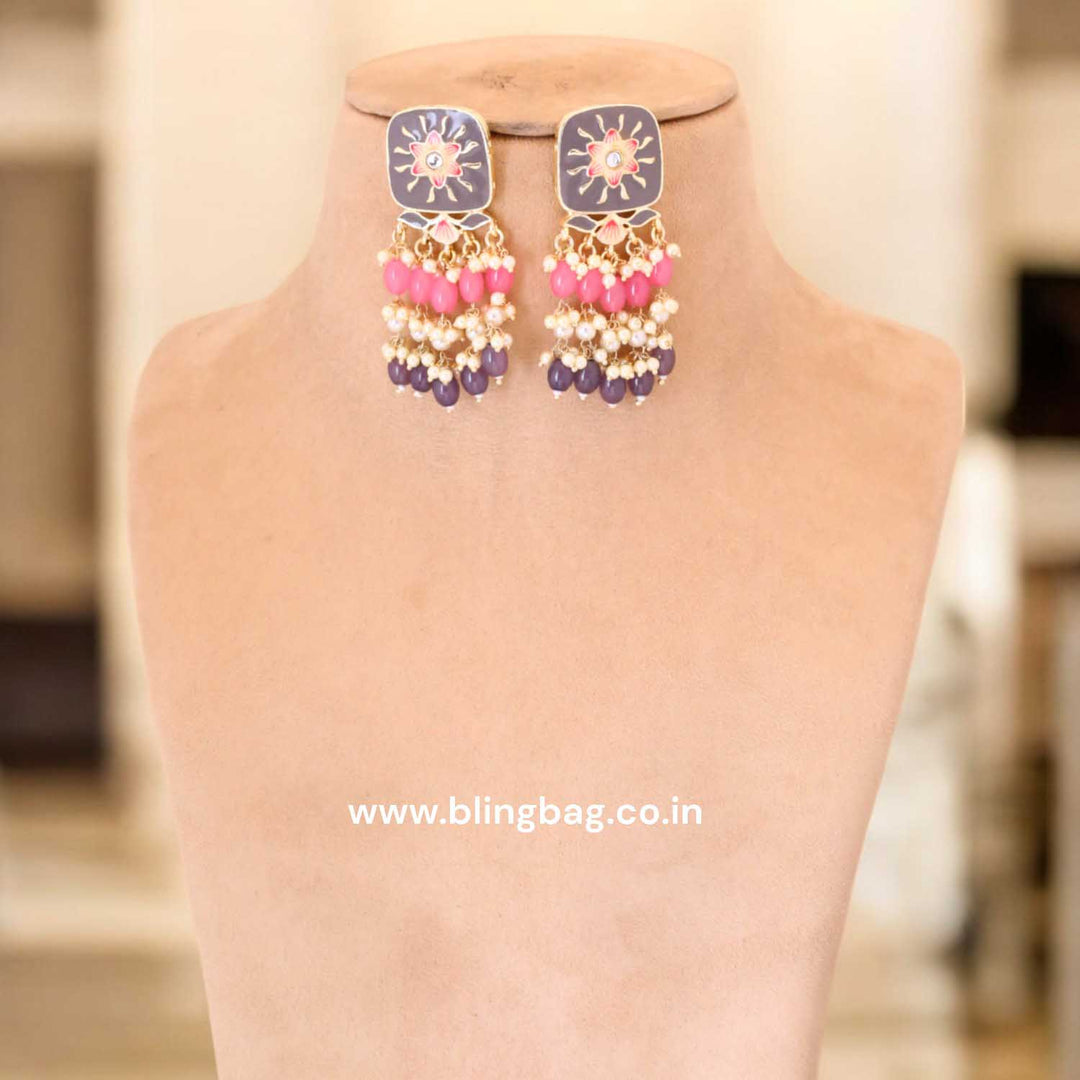 Grey Gayatrie Kundan Jewellery Set