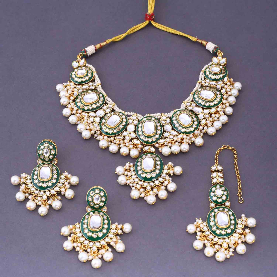Ivory Aachal Kundan Jewellery Set
