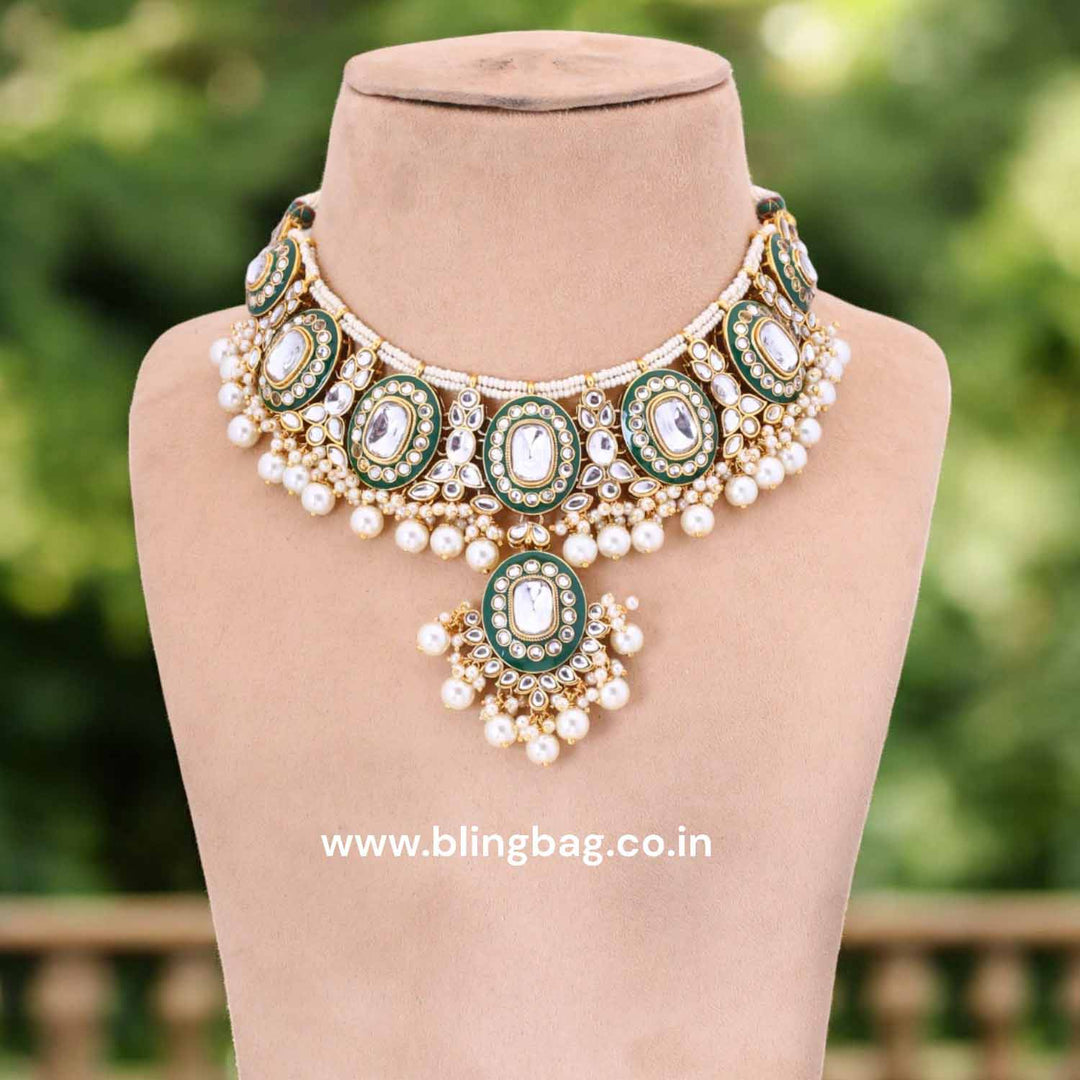 Ivory Aachal Kundan Jewellery Set