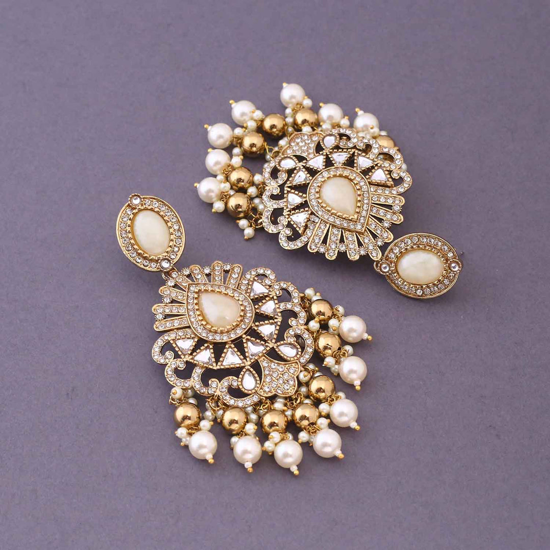 Ivory Aaliyah Chandbalis