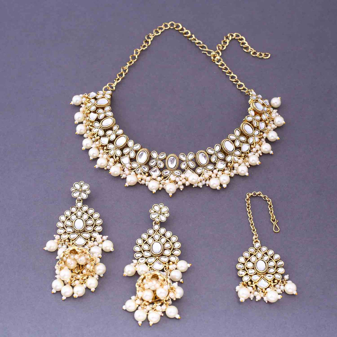 Ivory Aaranya Kundan Jewellery Set
