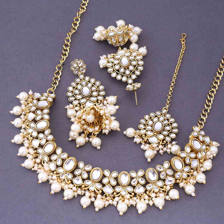 Ivory Aaranya Kundan Jewellery Set