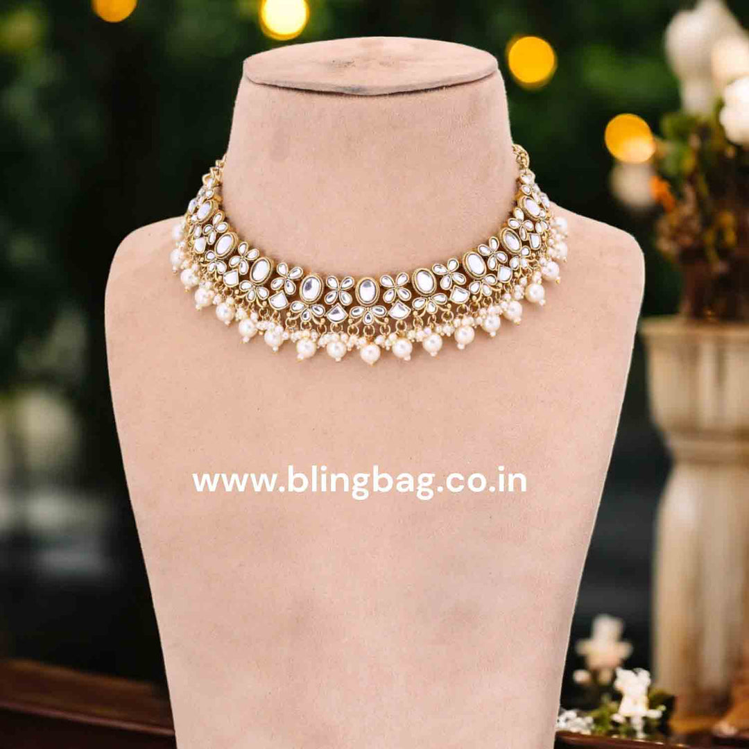 Ivory Aaranya Kundan Jewellery Set