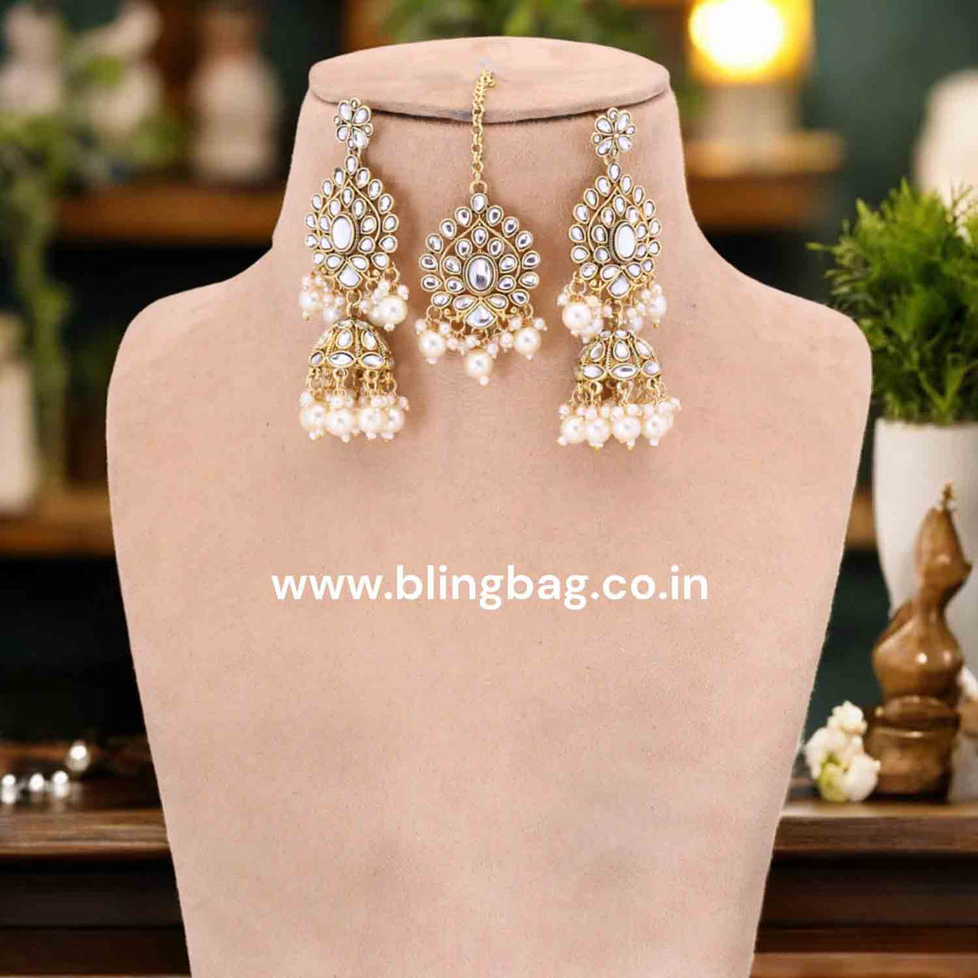 Ivory Aaranya Kundan Jewellery Set