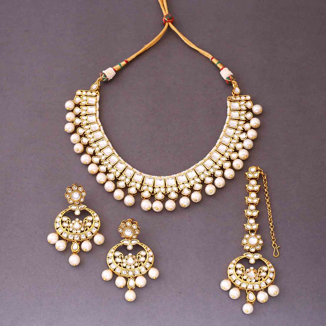 Ivory Aaria Kundan Jewellery Set
