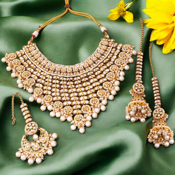 Ivory Aarya Kundan Jewellery Set