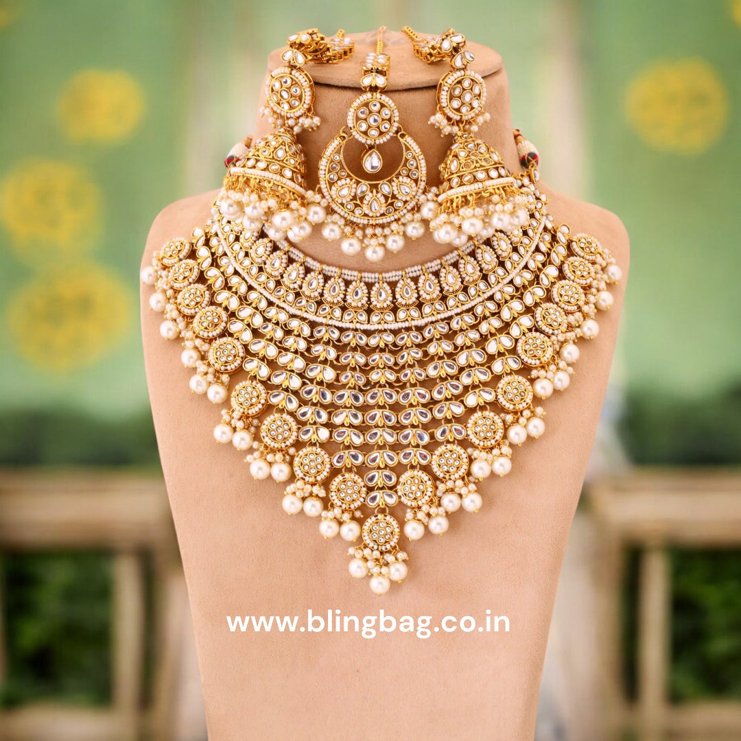Ivory Aarya Kundan Jewellery Set
