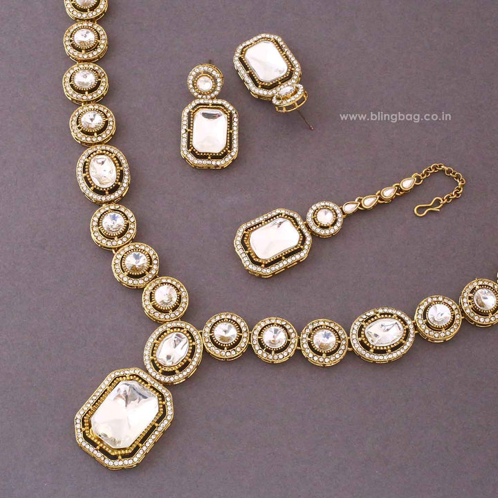 Ivory Aaryani Kundan Jewellery Set