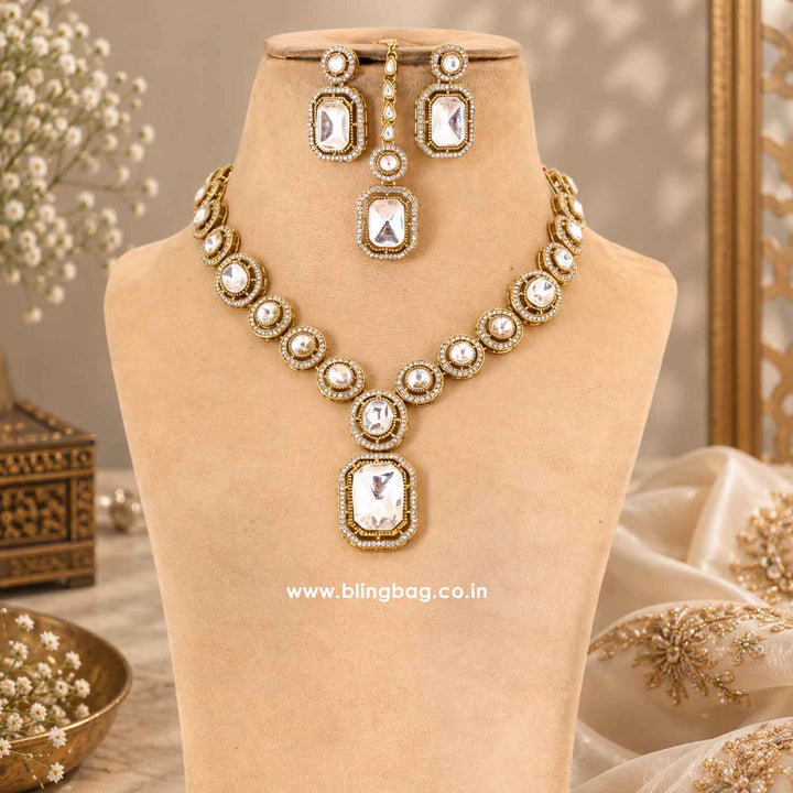 Ivory Aaryani Kundan Jewellery Set