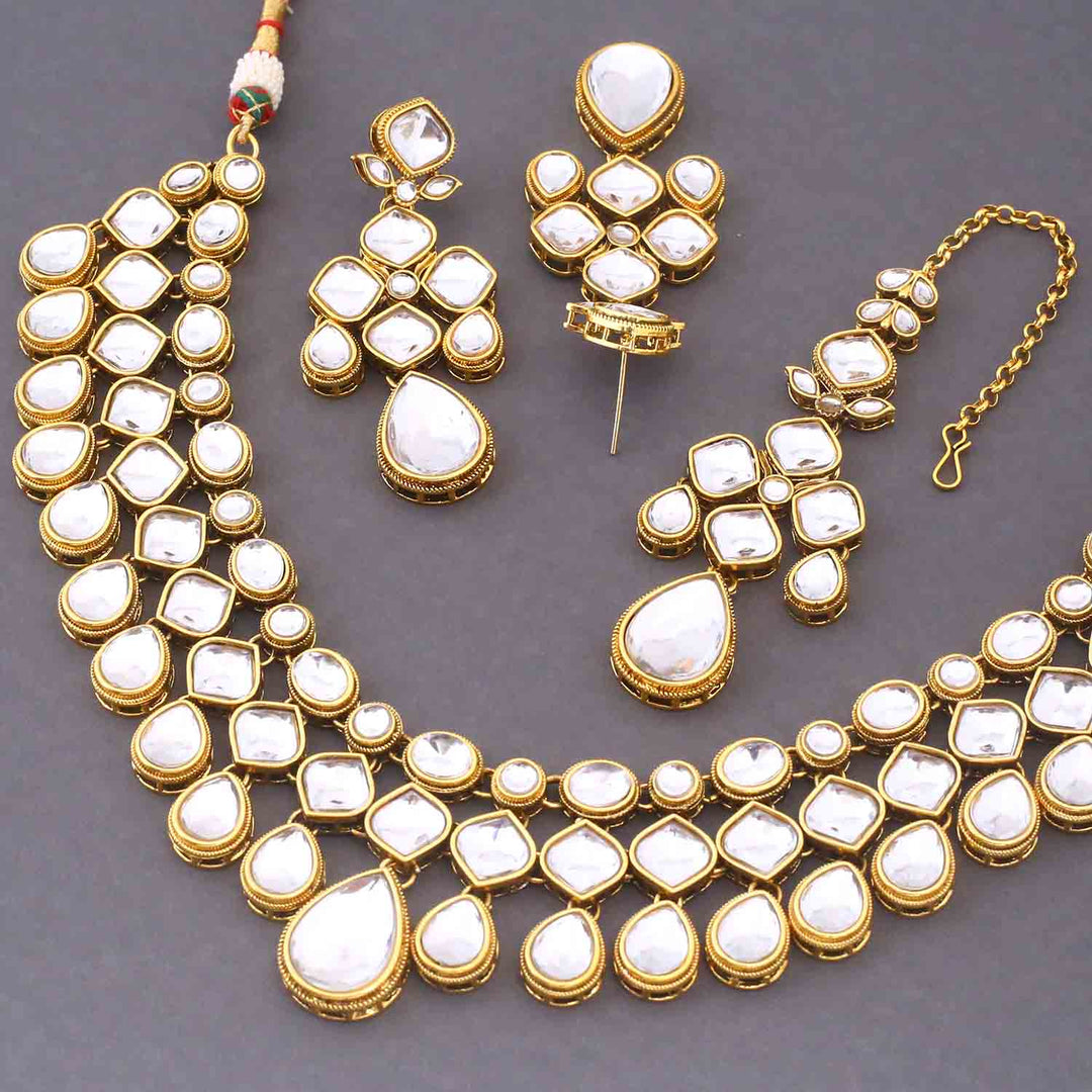 Ivory Ahlami Kundan Jewellery Set