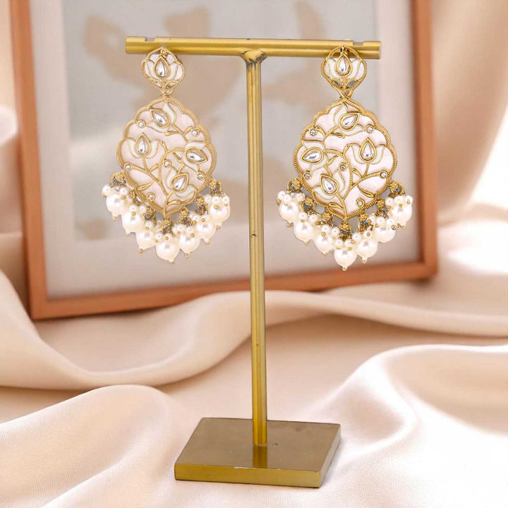 Ivory Almas Chandbalis