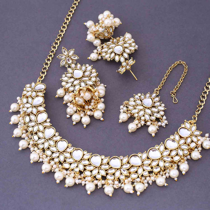 Ivory Alvita Kundan Jewellery Set