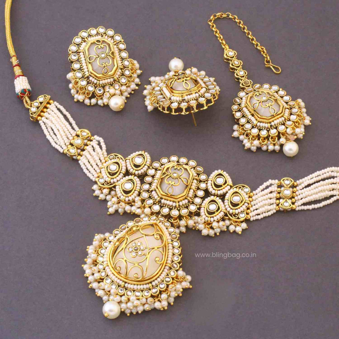 Ivory Ananyaita Kundan Jewellery Set