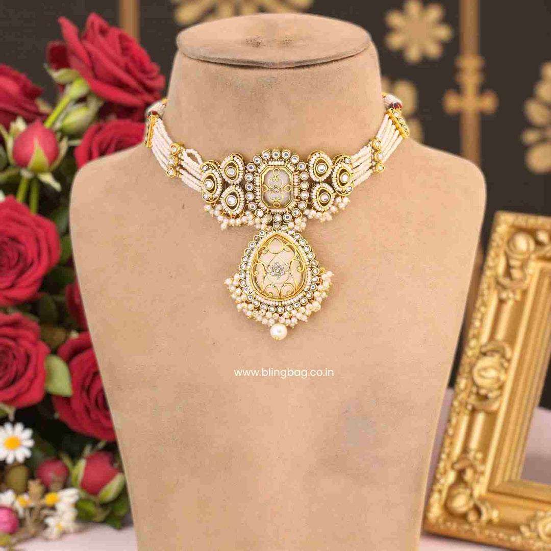 Ivory Ananyaita Kundan Jewellery Set