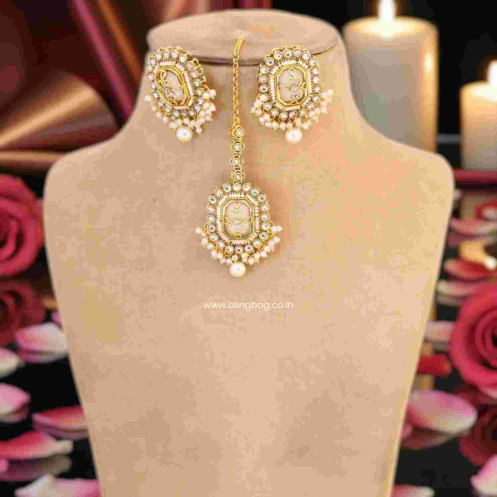 Ivory Ananyaita Kundan Jewellery Set