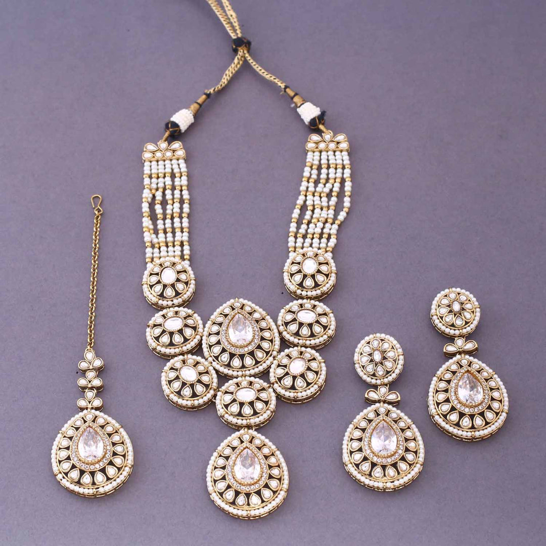 Ivory Aryani Kundan Jewellery Set