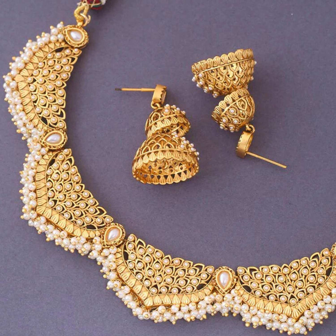 Ivory Avyan Jewellery Set