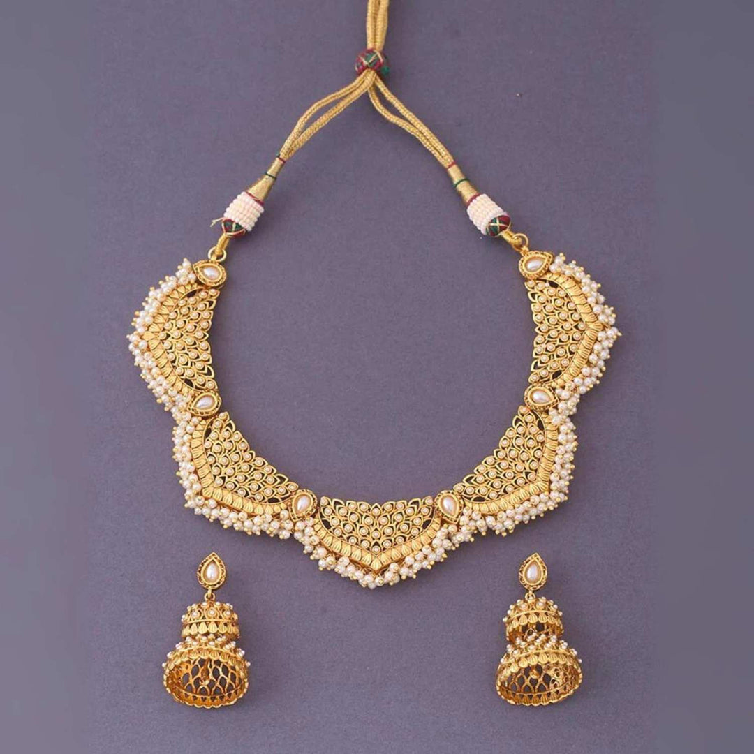 Ivory Avyan Jewellery Set
