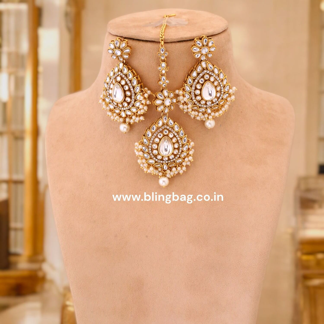 Ivory Bhavya Kundan Jewellery Set