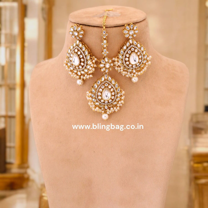 Ivory Bhavya Kundan Jewellery Set