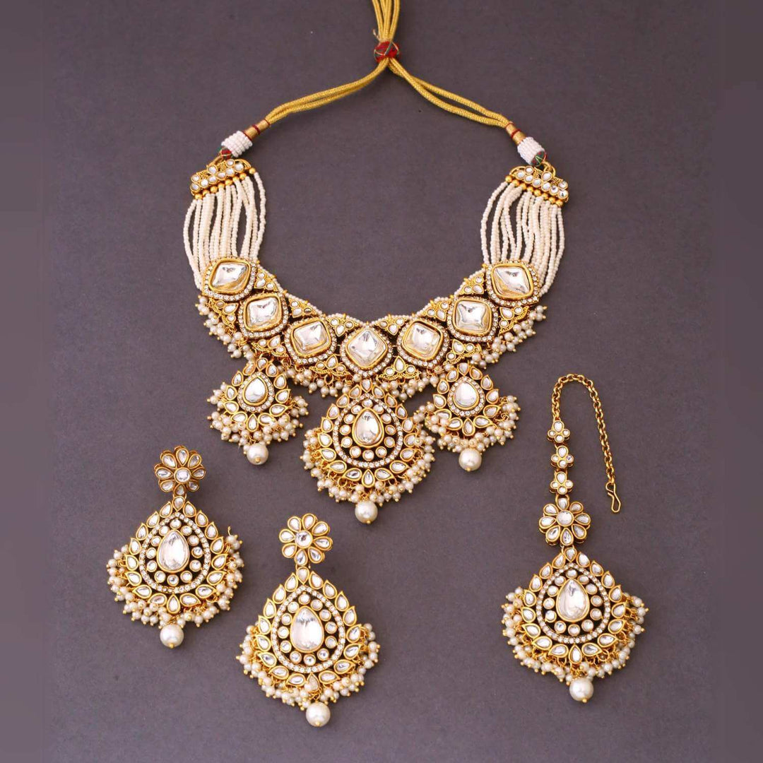 Ivory Bhavya Kundan Jewellery Set