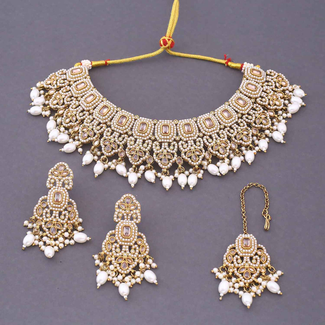 Ivory Chamora Kundan Jewellery Set