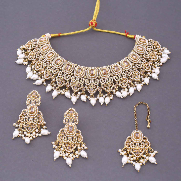 Ivory Chamora Kundan Jewellery Set