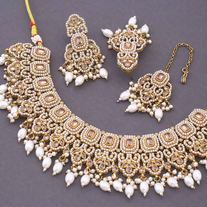 Ivory Chamora Kundan Jewellery Set