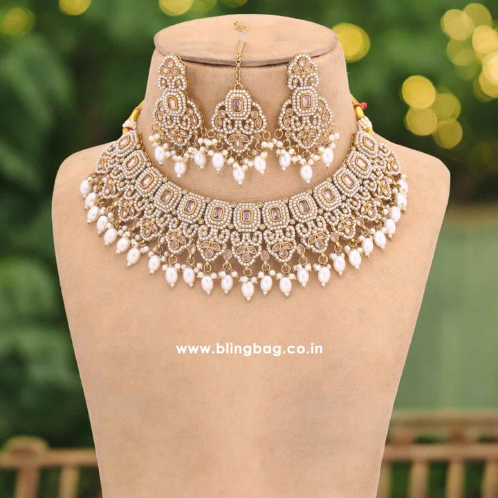 Ivory Chamora Kundan Jewellery Set