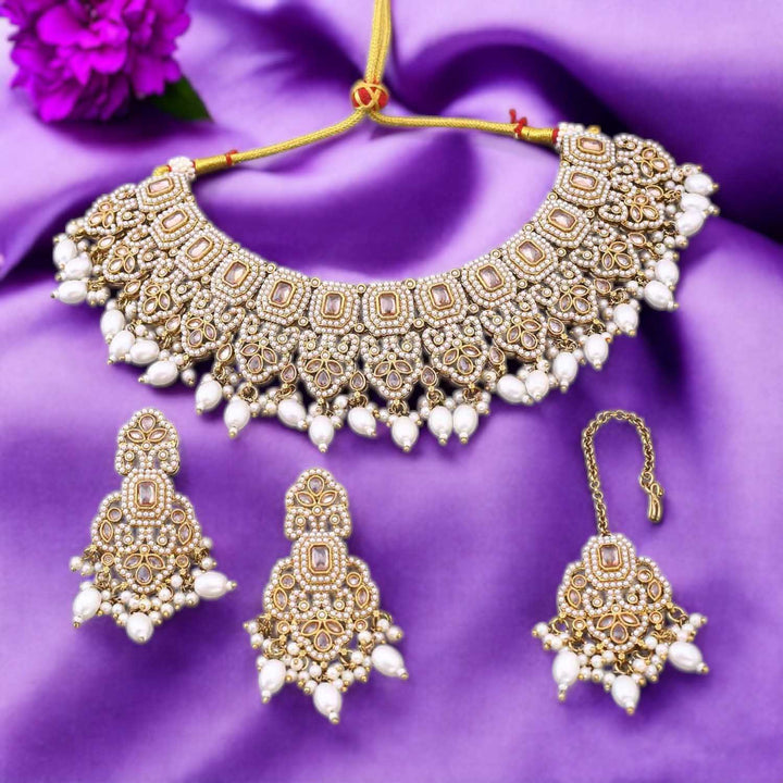 Ivory Chamora Kundan Jewellery Set