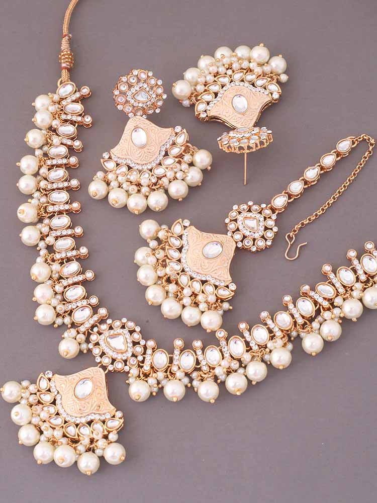 Ivory Cheshta Kundan Jewellery Set