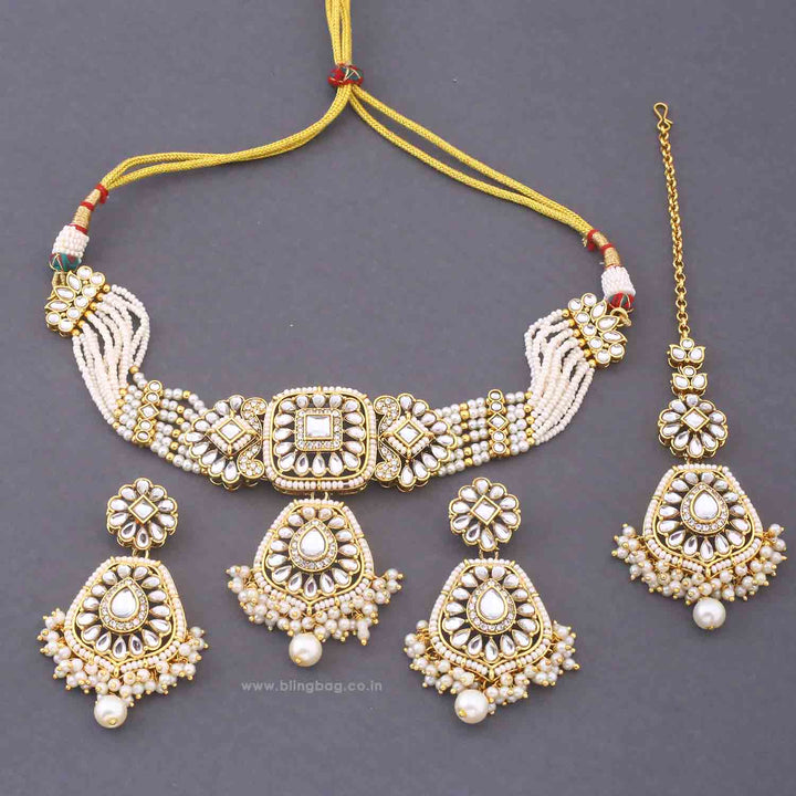 Ivory Dakshina Kundan Jewellery Set