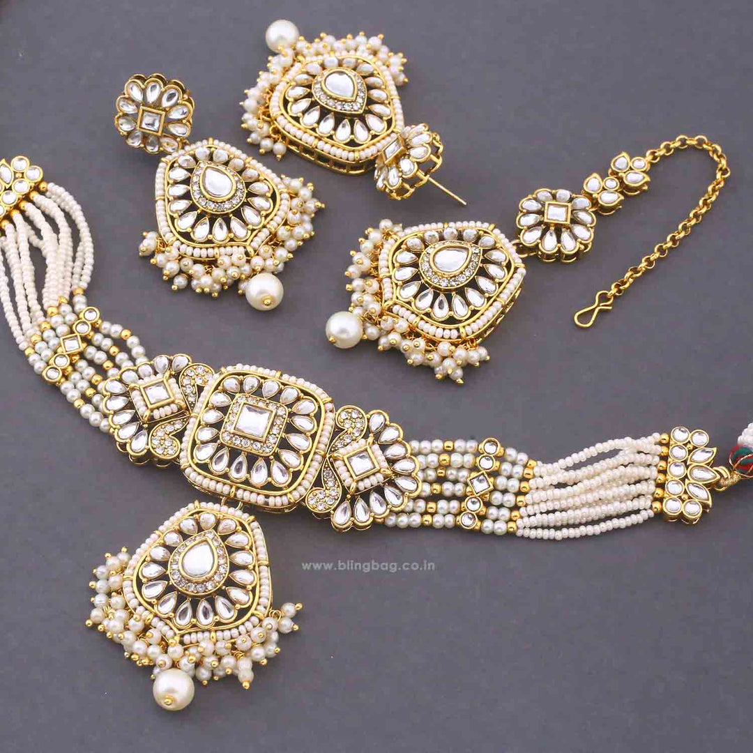 Ivory Dakshina Kundan Jewellery Set